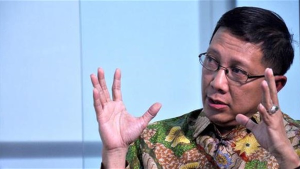 وزير إندونيسي يتهم الزوجات "الماديات" بأنهن وراء فساد أزواجهن