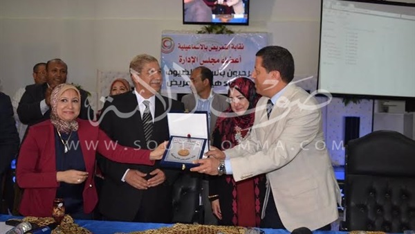 بالصور.. إحلال وتجديد خط الصرف الصحي بمنطقة المروة بالخارجة 