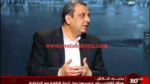 «قلاش»: 40 فرد اقتحموا الصحفيين.. وأسامة كمال: «فين الصور»