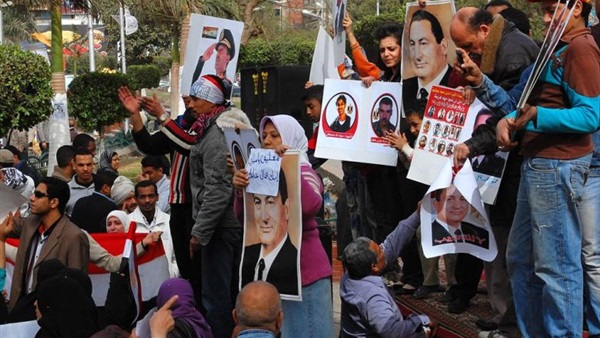 بالفيديو.. «أبناء مبارك» يحتفلون بعيد القوات  الجوية أمام «المعادي العسكري» 