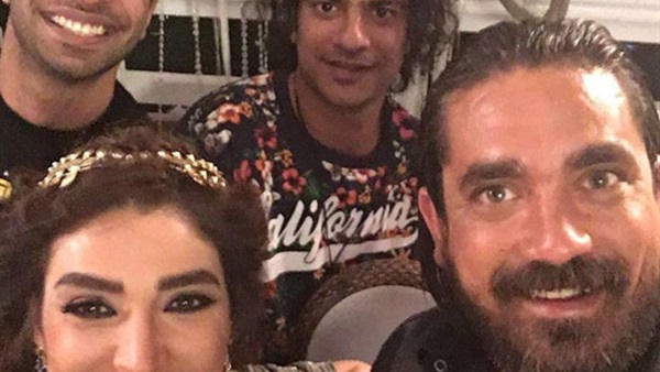 بالصورة.. روجينا بصحبة كرارة بـ «الطبال»