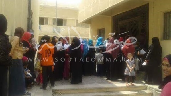 بالصور.. قافلة طبية في جميع التخصصات لاهالي «الحسينية»  