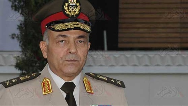 رئيس أركان القوات المسلحة  يتفقد لجان التصويت بأسيوط 