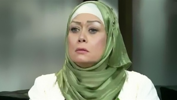 بالفيديو.. «هالة فاخر» تقف دقيقة حداد علي أرواح شهداء الشرطة
