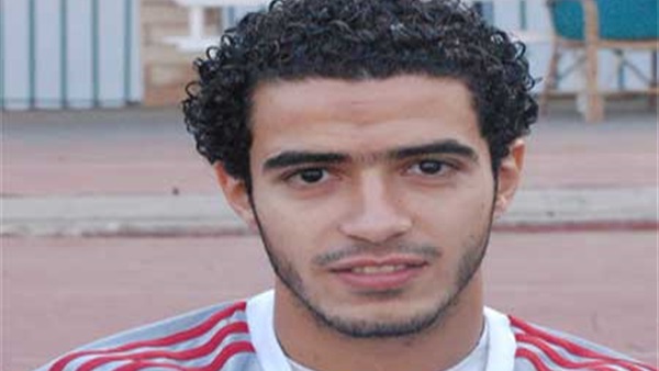 بالصور.. عمر جابر يصل مطار القاهرة استعداداً لرحلة سويسرا