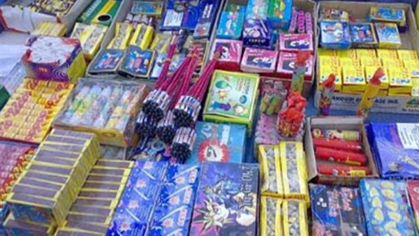 ضبط 156 ألف صاروخ و914 شمروخا بحوزة تاجر في الفيوم