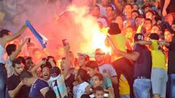 جماهير الإسماعيلي تحاصر لاعبي الفريق بالفندق