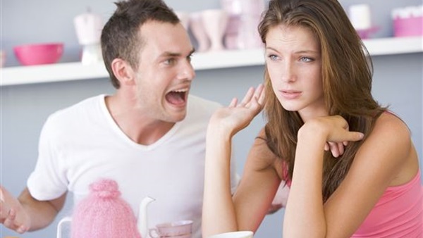 10 مؤشرات تدل على أن زوجك يكذب