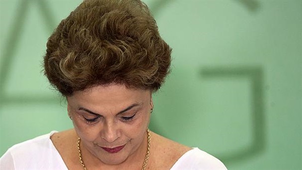 «نيويورك تايمز»: إيقاف عمل الرئيسة البرازيلية لا يعني عزلها