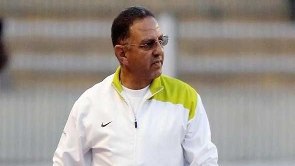 طلعت يوسف يعترض على حكم مباراة الزمالك