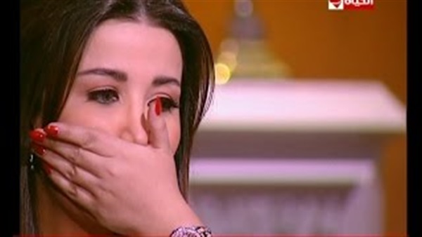 الفنانة السورية جيهان عبد العظيم تبكي على سوريا