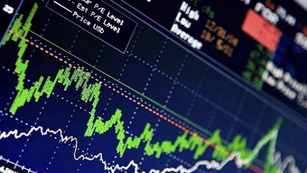 أسهم أوروبا تنخفض صباحا بفعل النفط