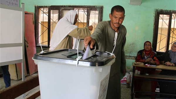 رصد واقعة رشوة مالية لناخبة بإحدى اللجان فى البحيرة