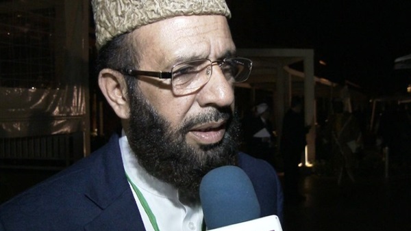 وزير الأوقاف الفلسطيني يصل مطار القاهرة