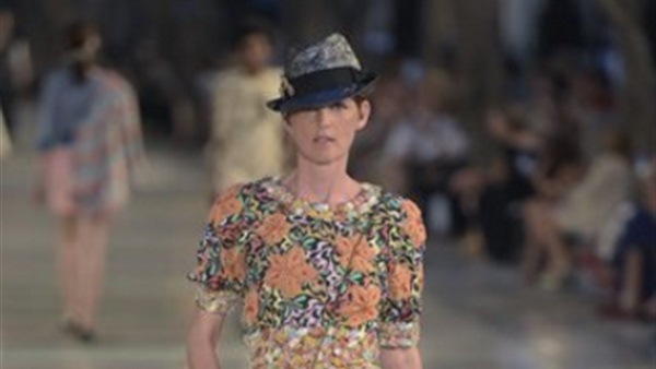 بالصور.. اغرب حقائب هذا العام من دار ازياء شانيل