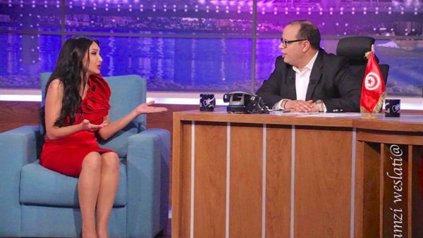 بالصور.. سامية الطرابلسى ترقص فى برنامج تونسى