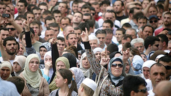 المعارضة في كوسوفو تنظم مسيرة سلمية للمطالبة باستقالة الحكومة