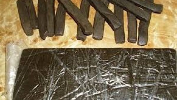 القبض علي شخص بحوزته 17 قطعة حشيش بالمنوفية
