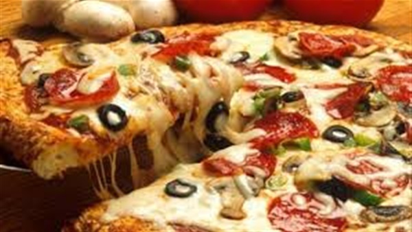 البيتزا «تنقذ» حياة رجل
