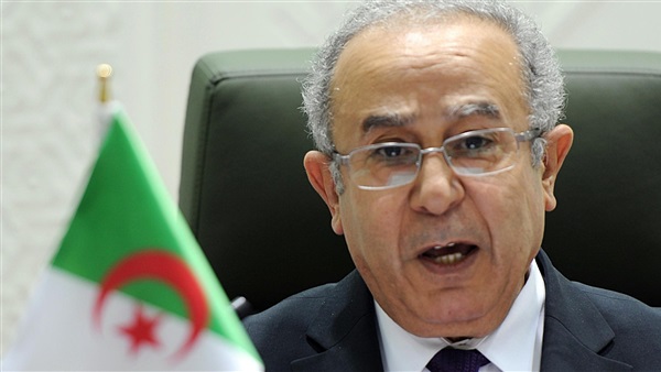 وزير خارجية الجزائر يشير لتقدم إتفاق السلم بمالي