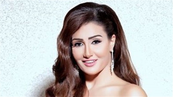 «مايوه» غادة عبد الرازق ينهى على حياة «روتانا» الزوجية
