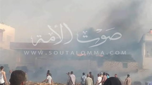 بالصور.. إندلاع حريق بـ3 منازل ببنى عبيد والحماية المدنية تتدخل
