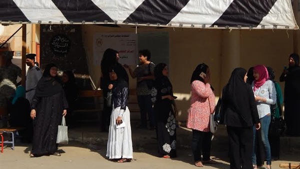 بالصور.. فتح اللجان أمام الناخبين في ثاني أيام التصويت بالأقصر