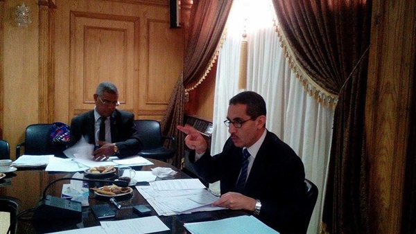 جامعة قناة السويس تستعرض استعدادات امتحانات نهاية العام