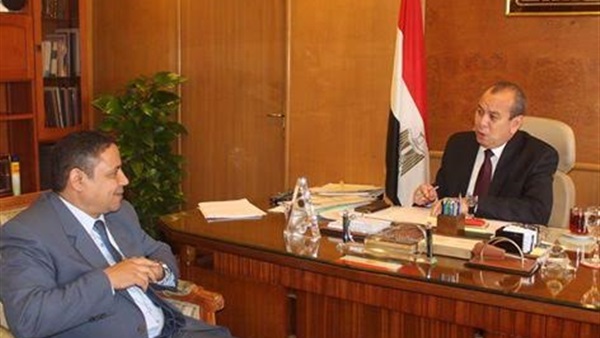 محافظ دمياط يبحث مع وكيل التعليم إستعدادات المدارس للانتخابات