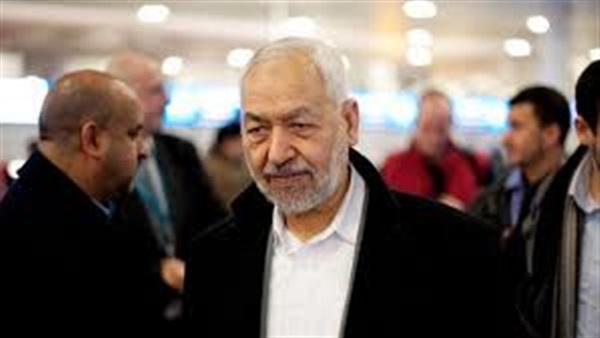 بالصورة.. روجينا تصوت في الانتخابات وترفع شعار«انزل وشارك»