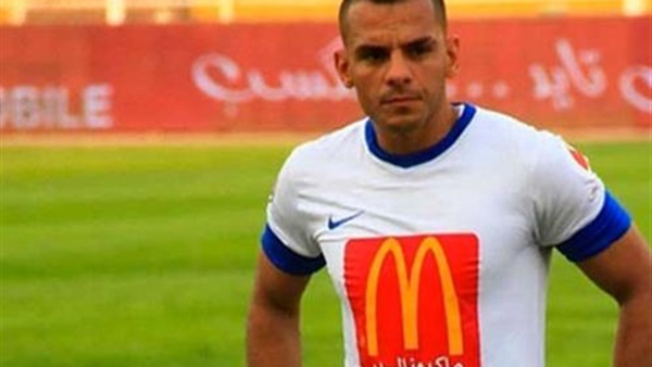 بالصورة.. «خالد قمر» يتناول افطاره مع «شوقى السعيد» على عربية فول