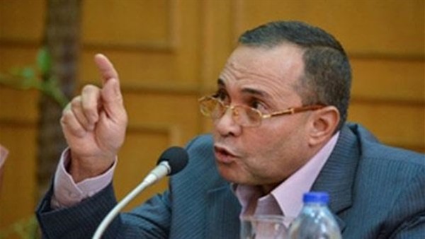 «حلمي» يستعرض الموقف التنفيذي لمشروع تطوير سوق الجمعة بالإسماعيلية