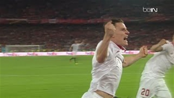 مرشحة بالعمرانية تستغل المجلس الأعلى للصحافة في جولاتها