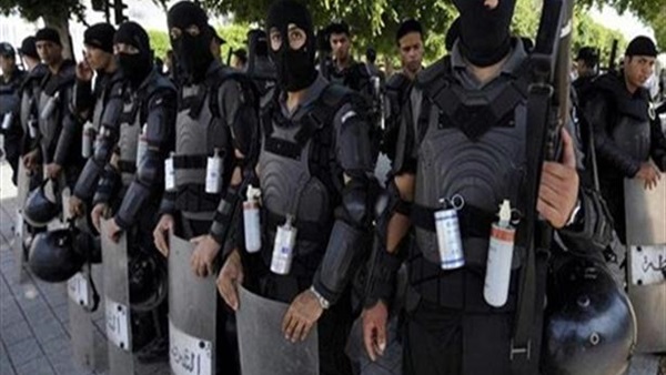 مديرأمن السويس: تواجد أمني مكثف بالمدخل الجنوبي للقناة