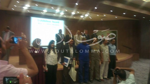 بالصور.. «البيئة» تتسلم درع العرض المتحفي عن «وادي الحيتان» 
