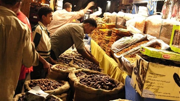 غضب في بني سويف لتأخر شوادر «سلع رمضان»