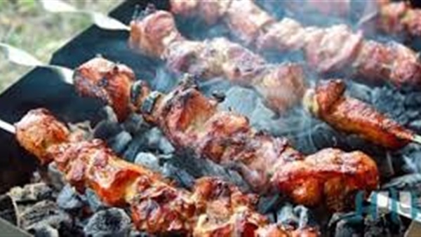 نصائح لتجنب الحروق أثناء الشواء على الفحم