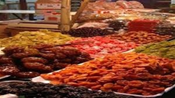 ضبط 2000 عبوة ياميش مجهولة المصدر و3 أطنان أجزاء دواجن فاسدة