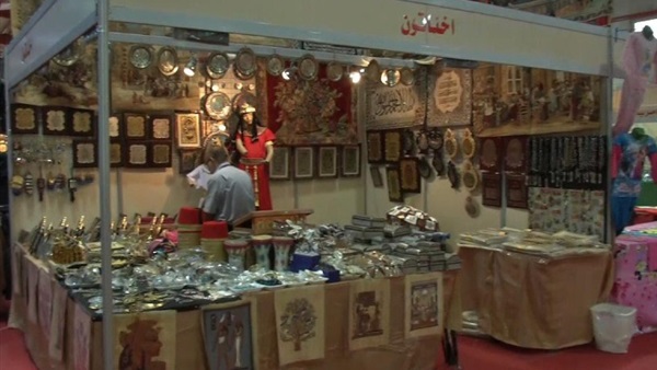 قنصل مصر بمارسيليا يبحث تنظيم معرض للمنتجات المصرية