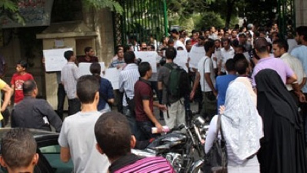 المعلمون المغتربون يعلنون الإضراب عن الطعام حتى تحقيق مطالبهم