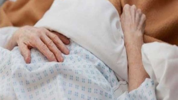 عجوز يقتل زوجت المسنة بسبب كثرة أمراضها 