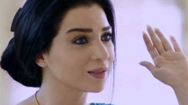 مي عزالدين في منطقة 6 أكتوبر لأجل «وعد»