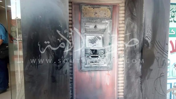 بالصور.. حرق ماكينة الصرف الآلي بكفر الدوار