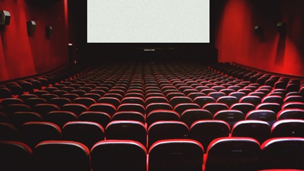 اليوم.. عرض "دع الشخص المناسب" بسينما دكة في المقطم