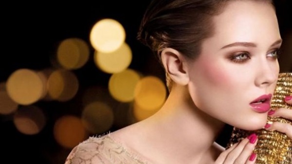 تعرفى على 10 اخطاء تجنبيهم عند وضع المكياج 