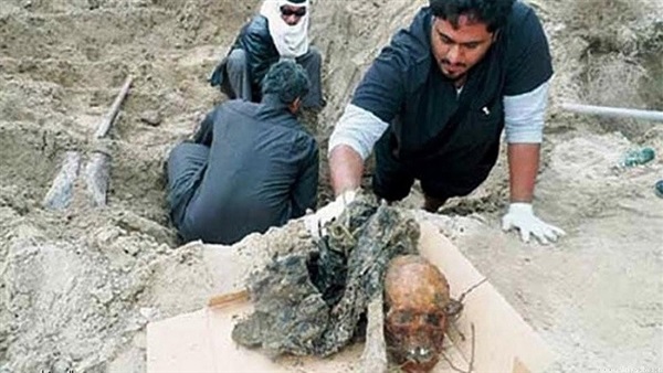 بالصور.. تفاصيل غريبة لحادثة دفن 5 هنود أحياء بالسعودية