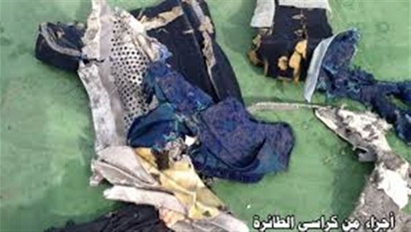 اللحظات الأخيرة لضحايا الطائرة المنكوبة.. ابن عم قائد الطائرة: «طلب منى انتظاره فور وصوله للقاهرة لمناقشة مواصفات عروسته».. وزوجة أحد الضحايا: «كلماته كانت قليلة على غير العادة فى أخر اتصال»