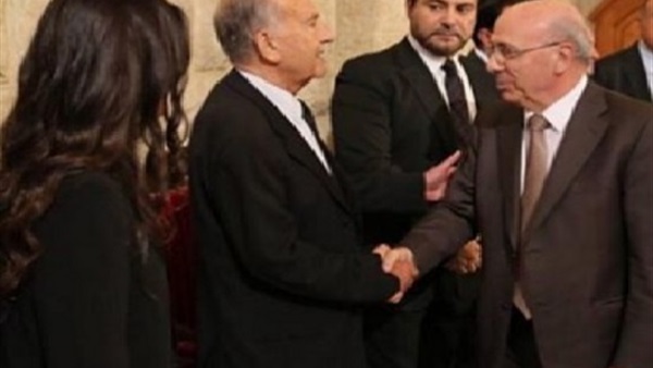 عاصى الحلانى غير قادر على تجاوز أحزانه