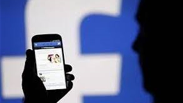 استطلاع: معظم مستخدمي مواقع التواصل يزيفون حياتهم لتبدو أكثر إثارة