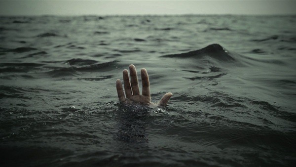 غرق شخصين وإصابة 4 إثر انقلاب سيارة في ترعة بأسوان